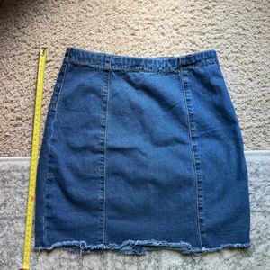 Fitted slim jean skirt